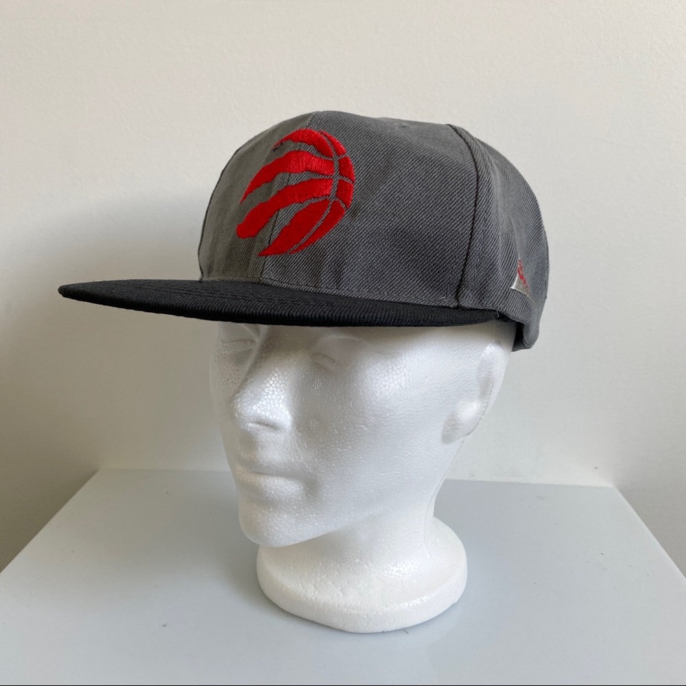 Coors light / Toronto Raptor’s ball cap / truckers hat. SnapBack. New.
